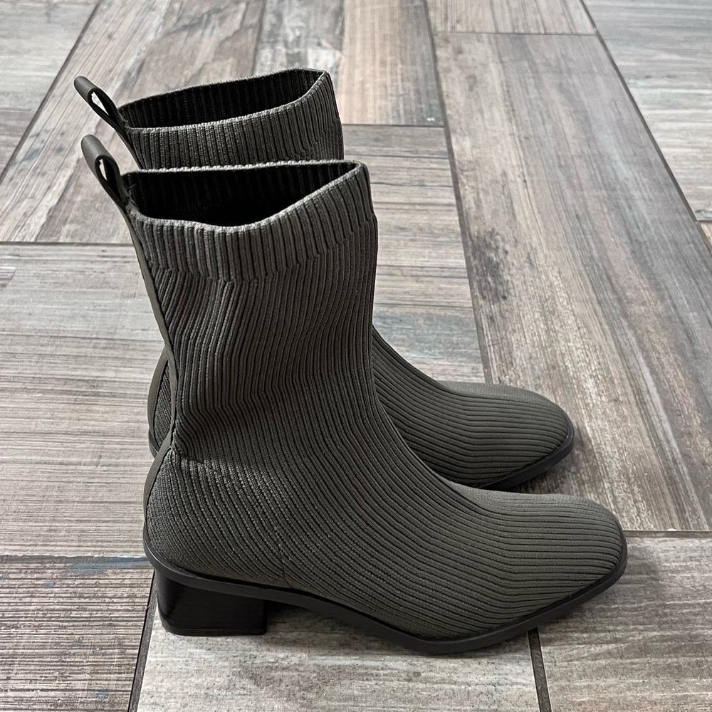 Everlane Olive Ankle Boots - Picture 9 of 13